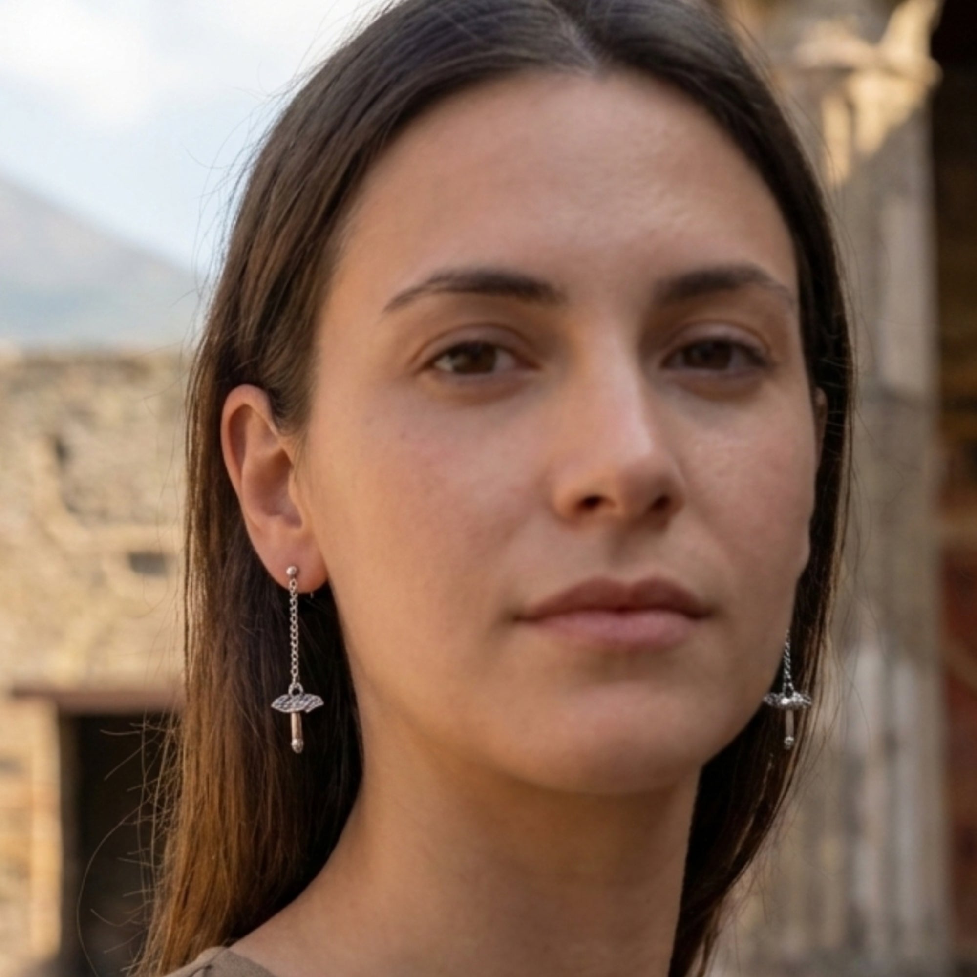 ポンペイの翼のあるファロのペンダントイヤリング