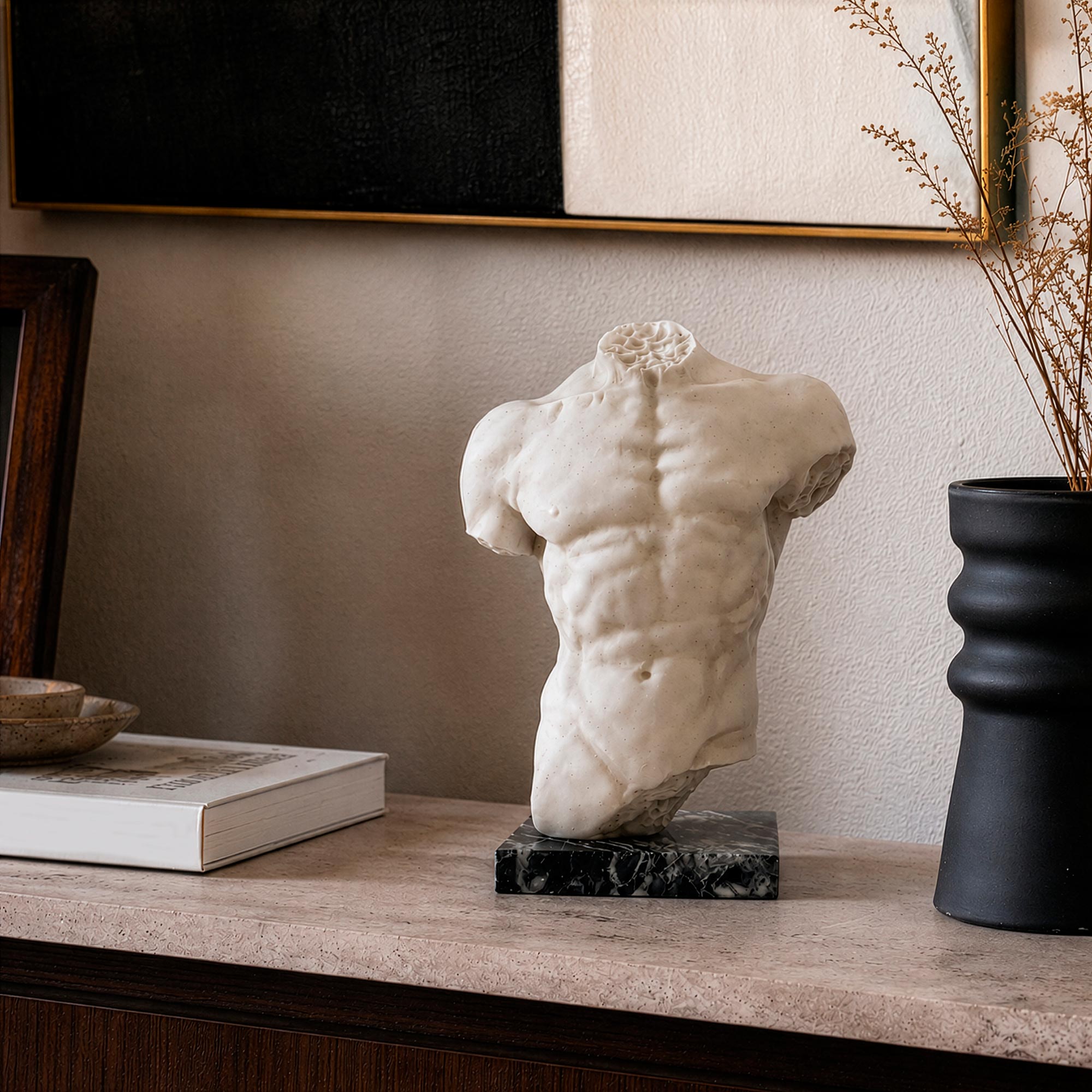 Männlicher Torso aus hellem Marmor