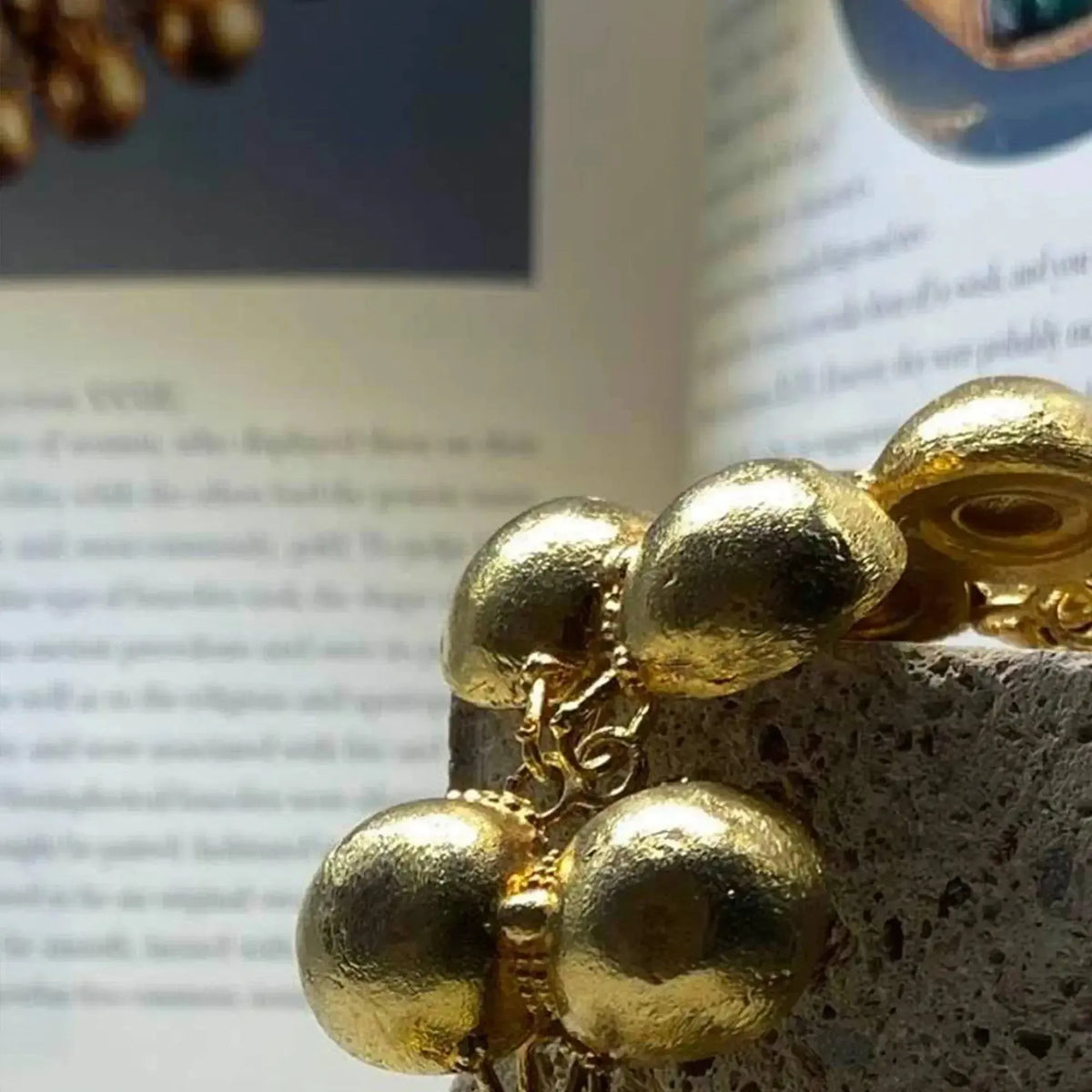 Gold armilla bracelet, inspired by Pompeii