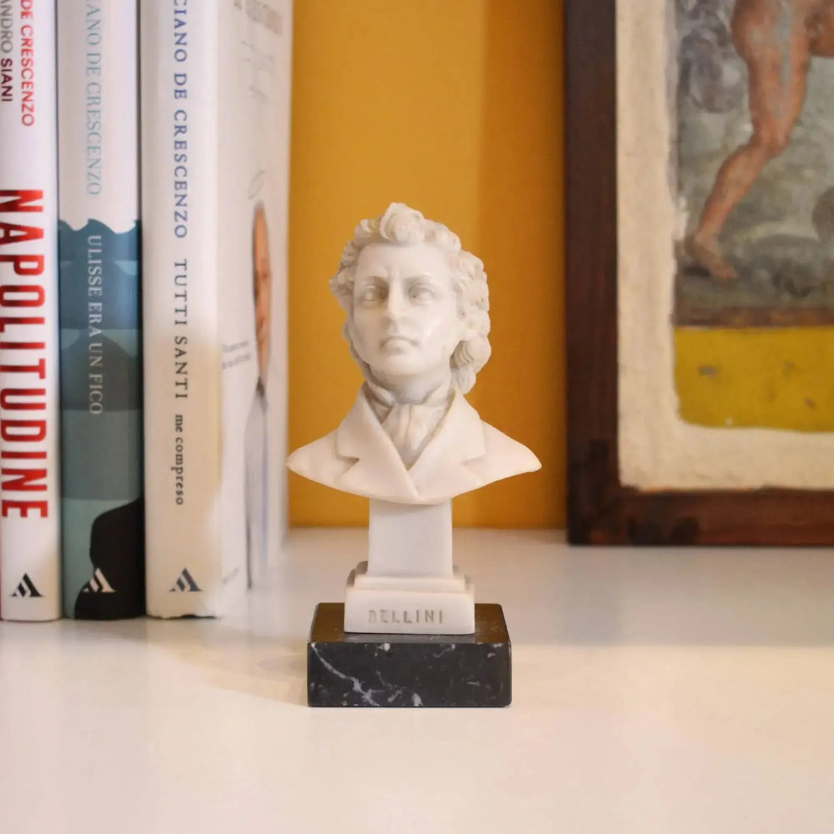Skulptur aus neu zusammengesetztem Carrara-Marmor von Vincenzo Bellini, dem berühmten italienischen Komponisten des 19. Jahrhunderts.