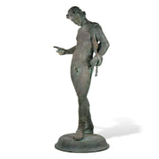 Statua di Narciso in bronzo, veduta frontale