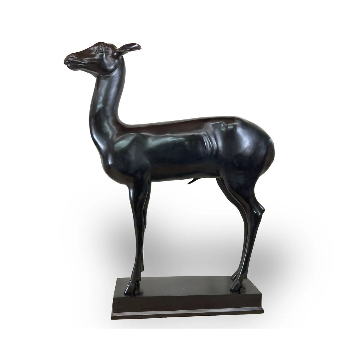 Riproduzione della statua in bronzo del Cerbiatto della Villa dei Papiri in patina nera, vista laterale su fondo bianco.