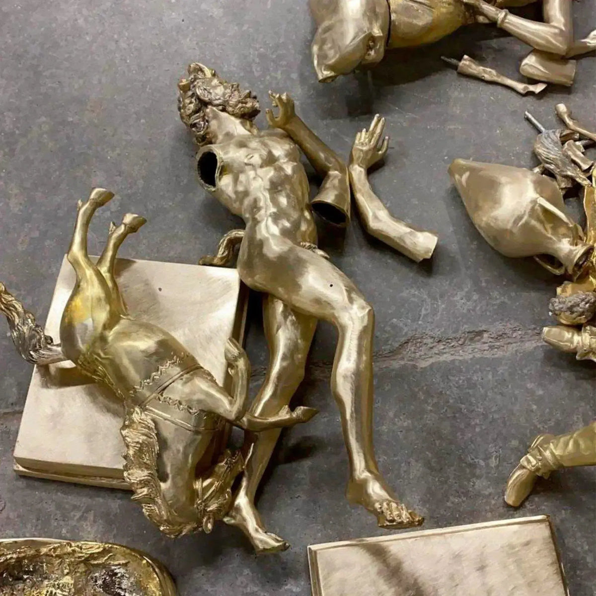Herstellung unserer Bronzen: Tanzender Faun von Pompeji