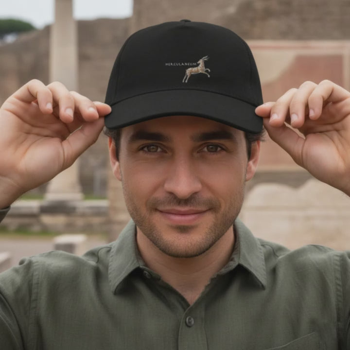 Cappello nero con cervo di Ercolano