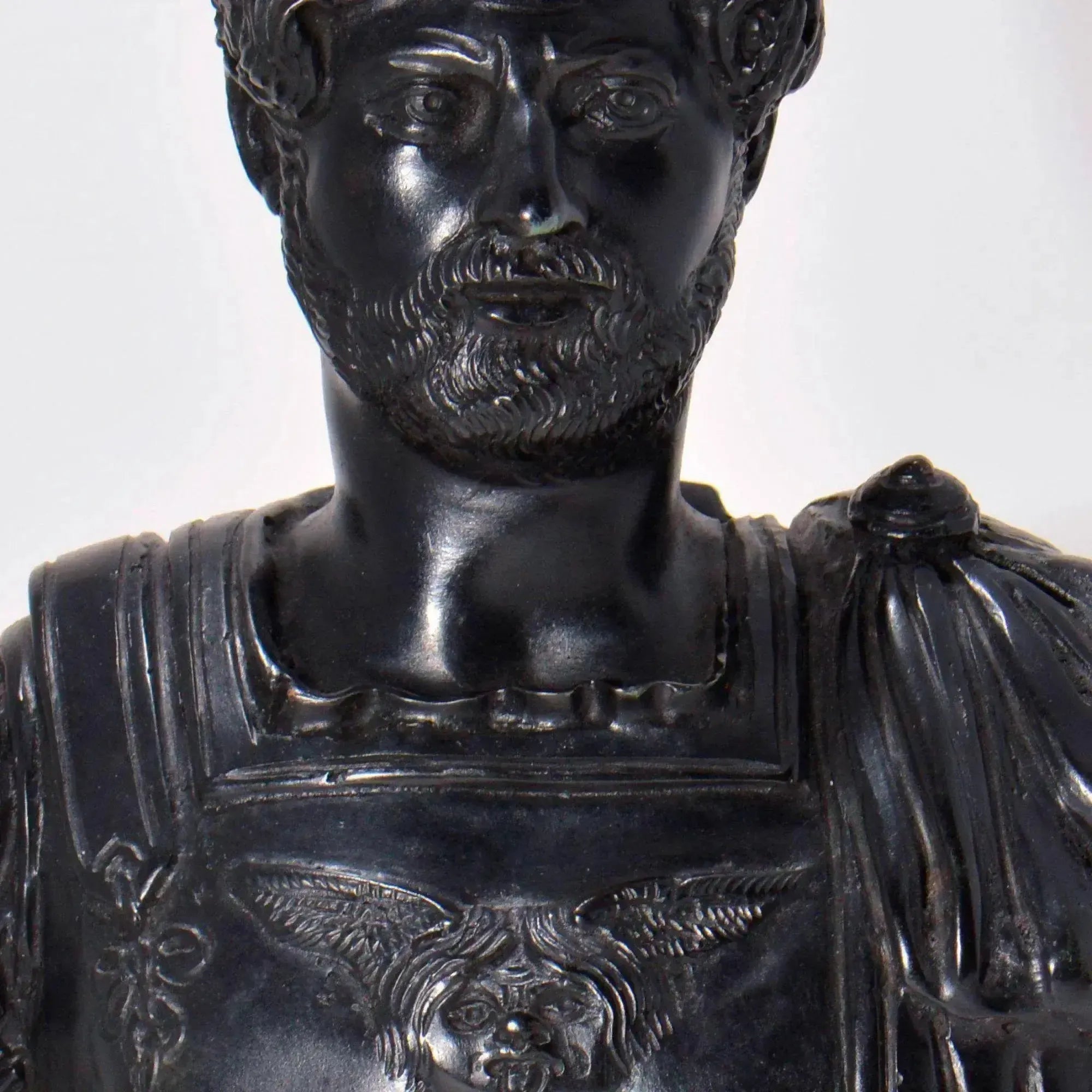 ローマ皇帝アドリアヌス - ブロンズの胸像 – Museum Shop Italy ローマ皇帝アドリアヌス - ブロンズの胸像 – Museum Shop Italy