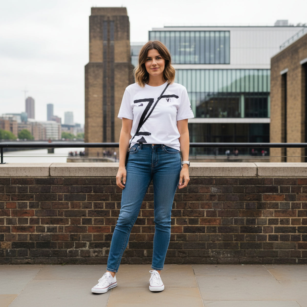 T-shirt femme Jannis Kounellis - Museum-Shop.it