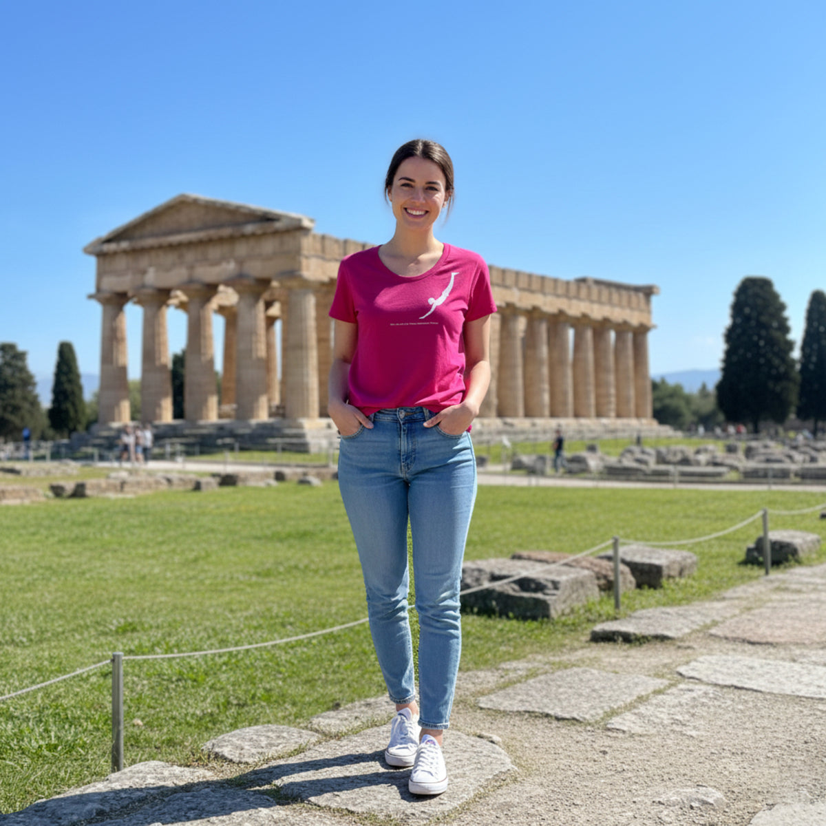 T-shirt donna in cotone con stampa artistica del Tuffatore di Paestum.