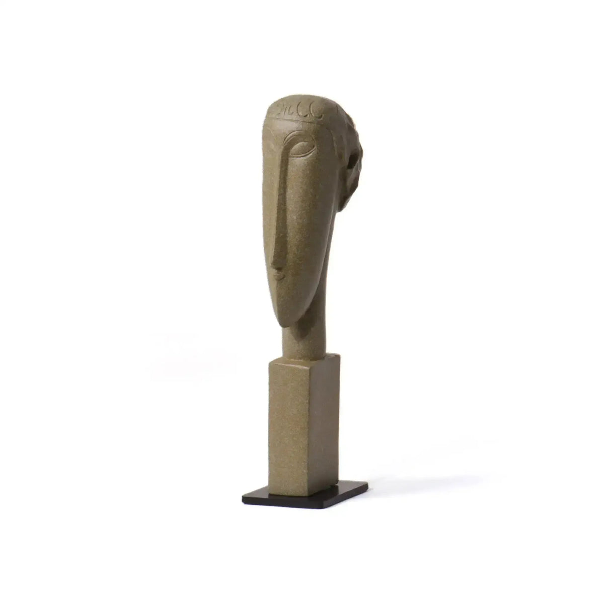 Imagen frontal: reproducción tridimensional en resina de "Cabeza de mujer" de Modigliani.