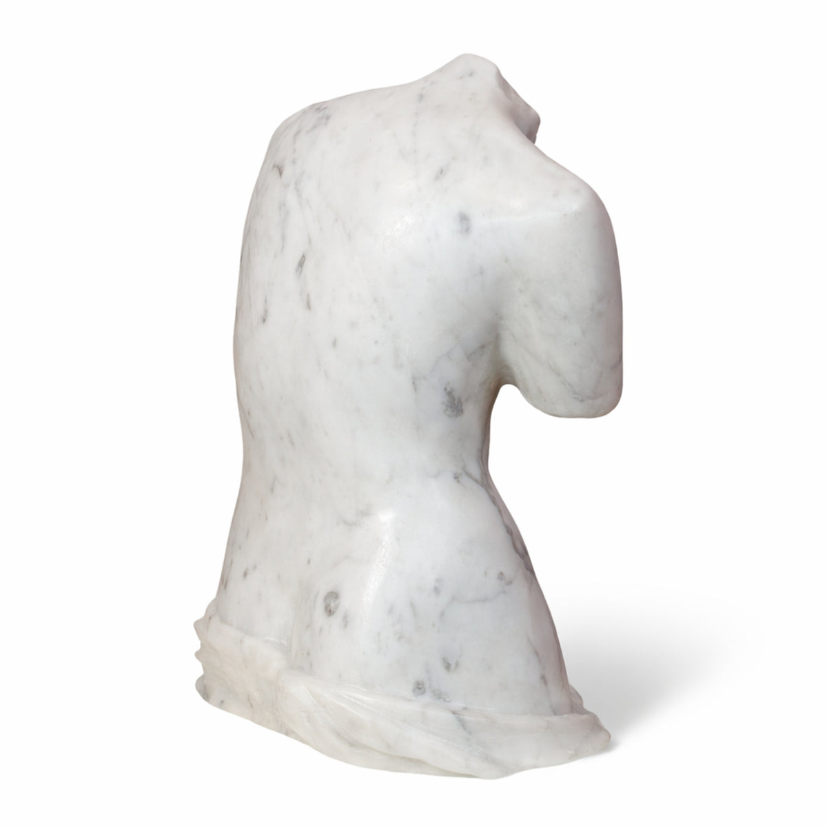 Vista posteriore del busto della Venere di Milo in marmo di Carrara su fondo bianco.
