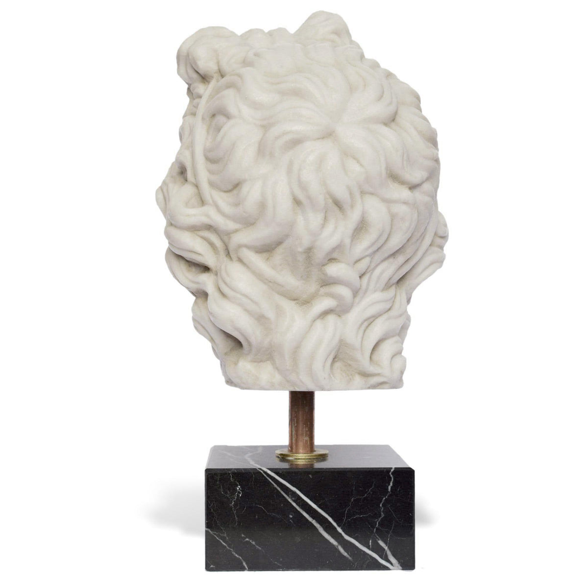 Retro della testa di Artemide in marmo ricomposto, con capelli raccolti e base nera
