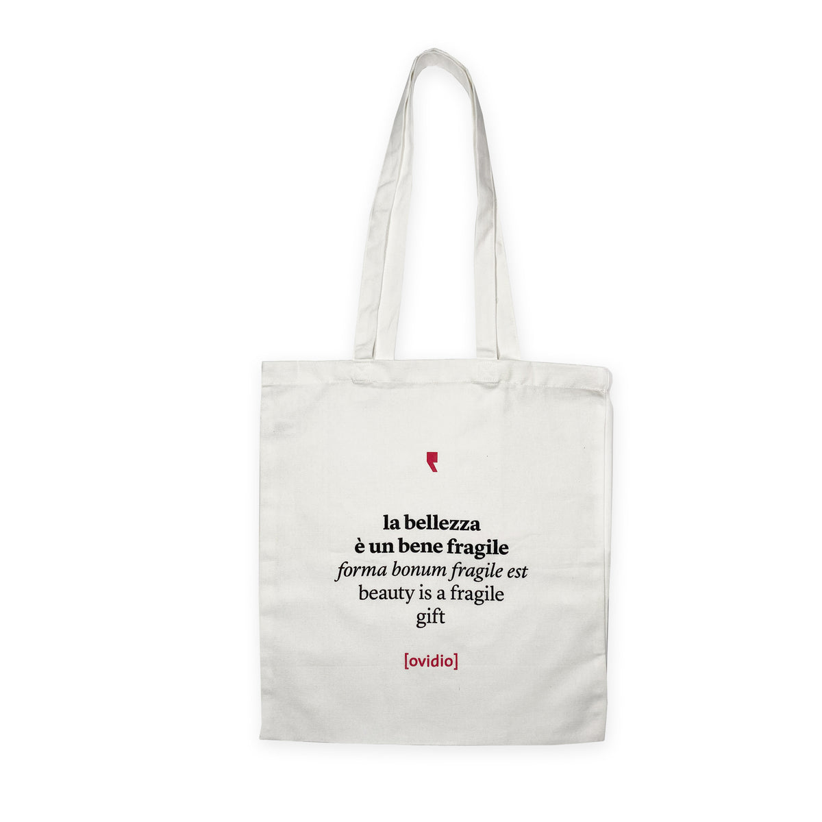 Vue de face du sac blanc avec l’impression noire de la citation d’Ovide – shopper durable et culturel